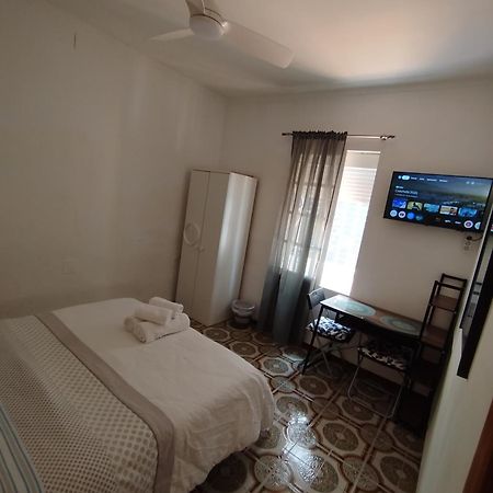 Malaga Center Rooms Esterno foto