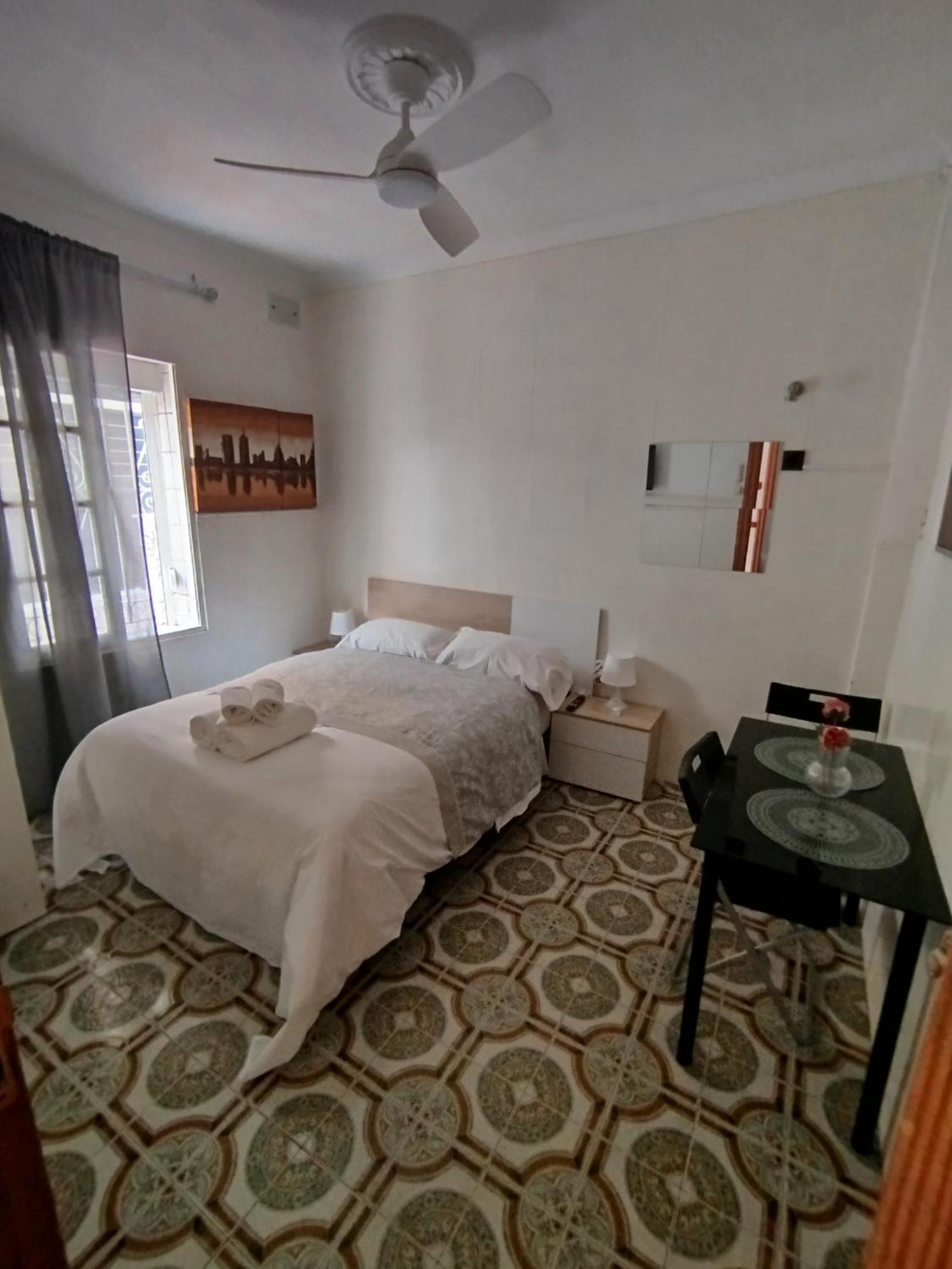 Malaga Center Rooms Esterno foto